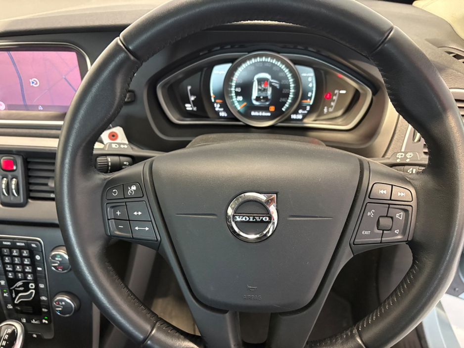 2018 Volvo V40 1.6L Petrol For Sale Images