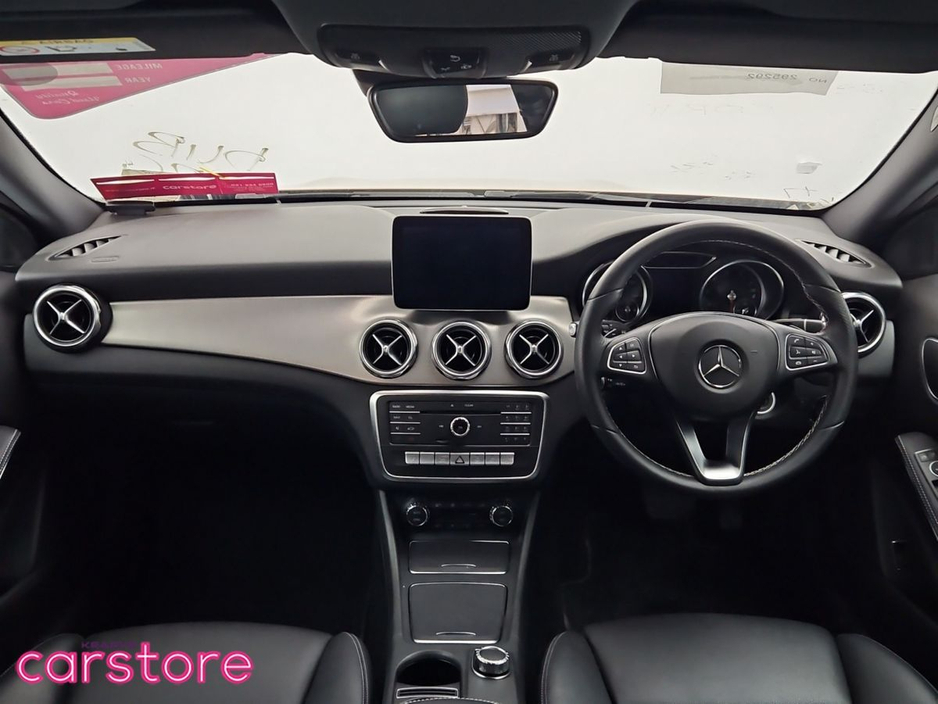 Mercedes-Benz GLA Class 1.6 Auto — thumbnail 11
