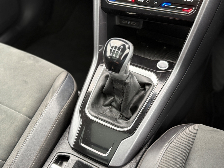 2023 Volkswagen T-Roc 1L Petrol For Sale Images