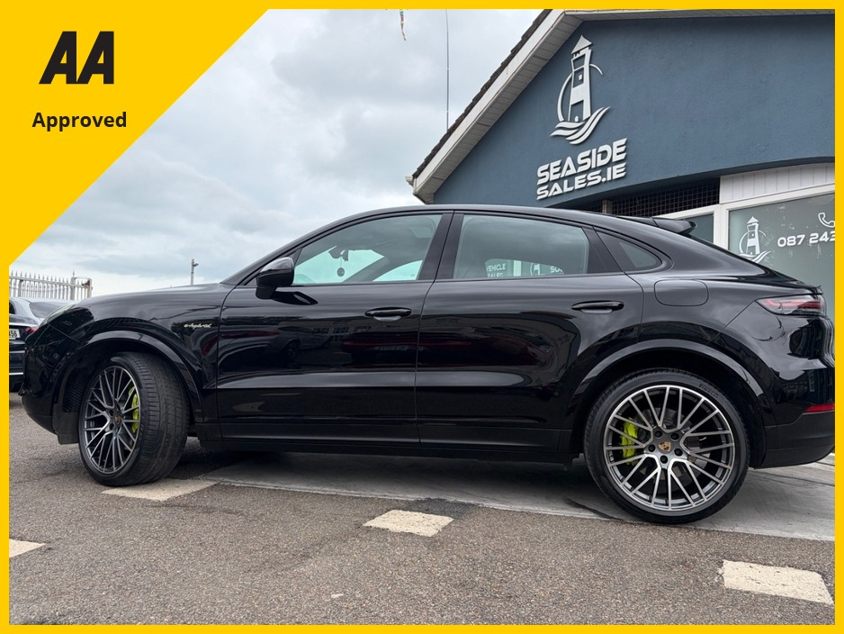 2023 Porsche Cayenne 3L Petrol Plug-in Hybrid For Sale Images
