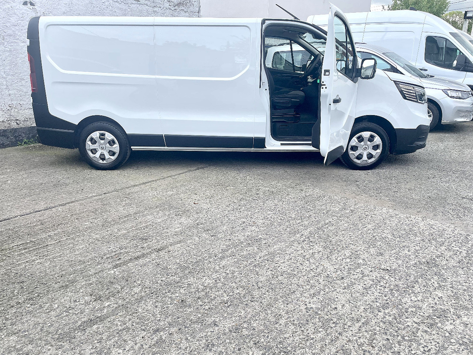 2023 Renault Trafic 2L Diesel For Sale Images