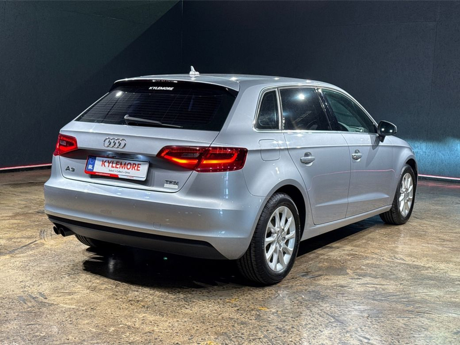 Audi A3 1.4 TSI AUTOMATIC - FACTORY ALLOYS - CRUISE CONTROL - REAR CAMERA — thumbnail 3