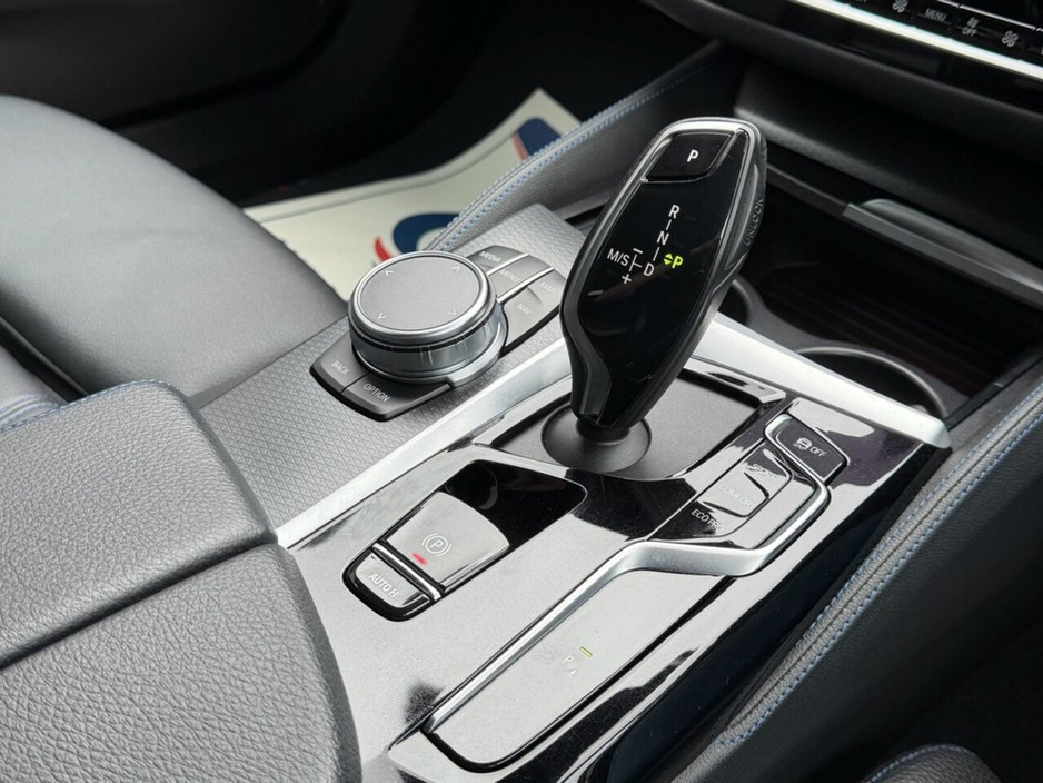 2022 BMW 5 Series 2L Diesel Hybrid For Sale Images