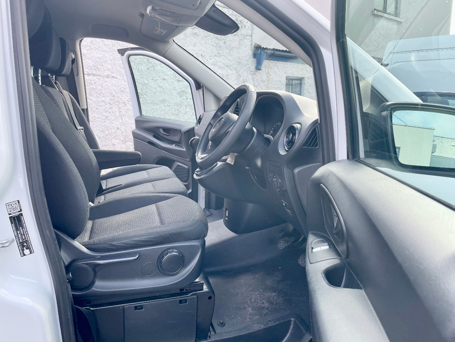 2023 Mercedes-Benz Vito 2L Diesel For Sale Images