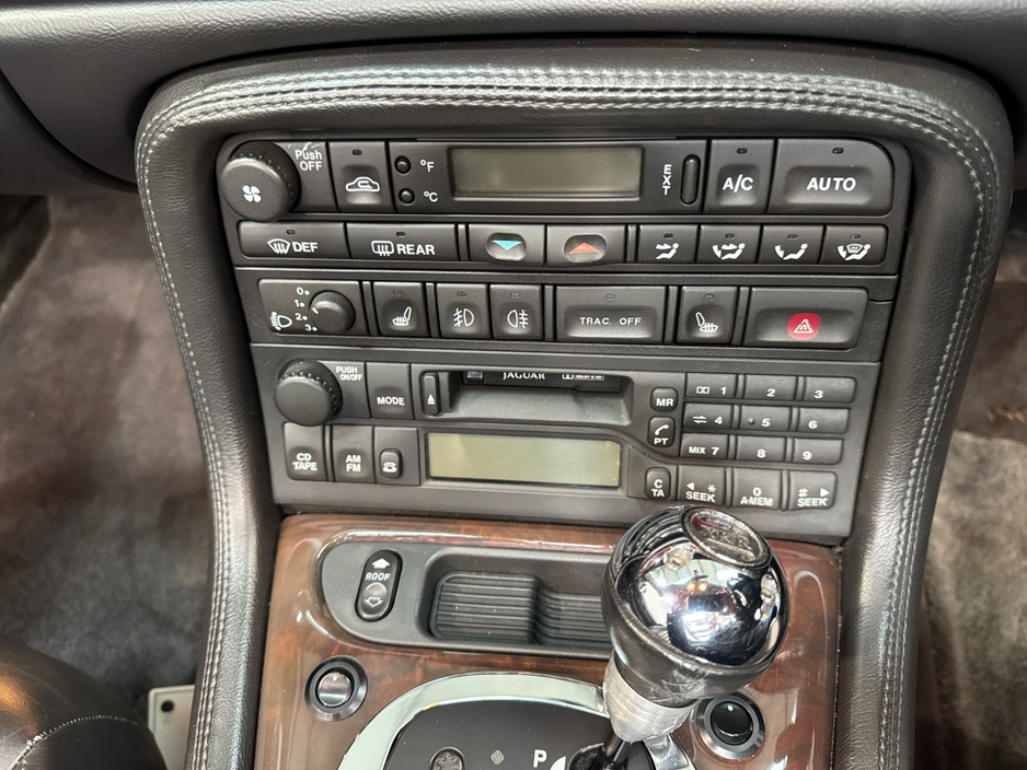 2000 Jaguar XKR 4.0L Petrol For Sale Images