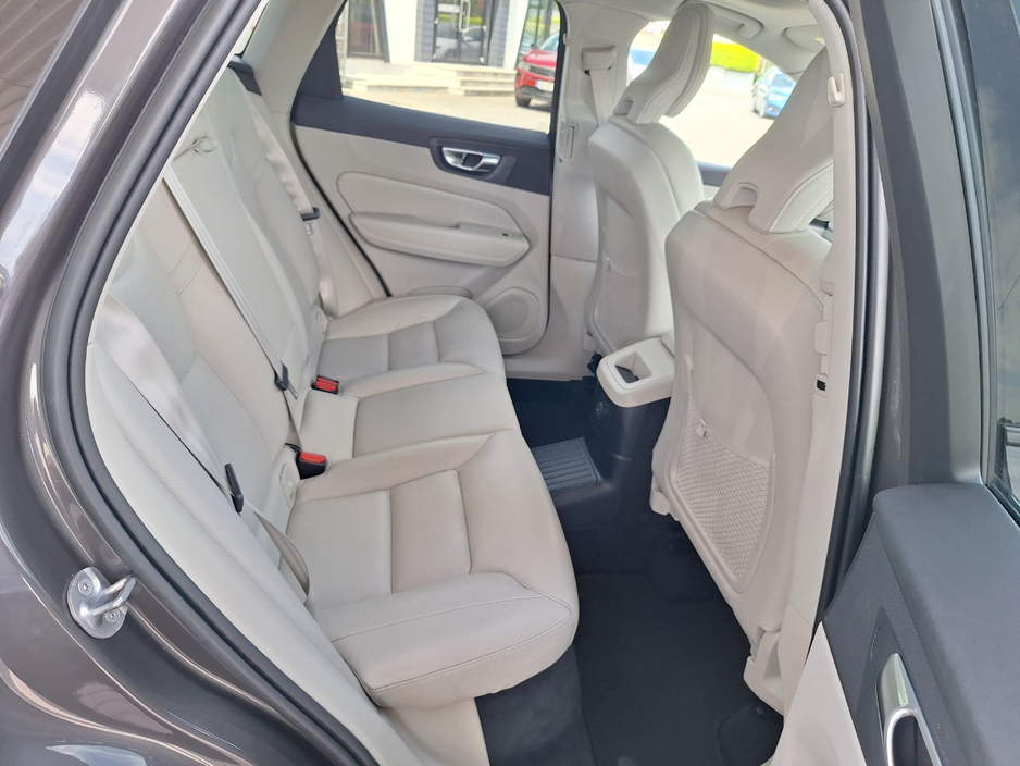 2023 Volvo XC60 2L Petrol Plug-in Hybrid For Sale Images