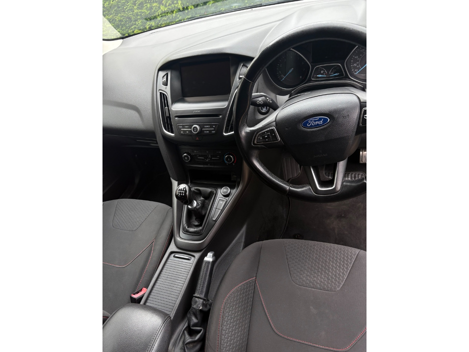 Ford Focus 1.0T ZETEC S ECOBOOST 12 — thumbnail 8