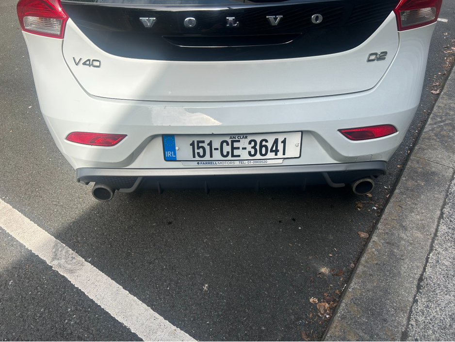 2015 Volvo V40 2L Diesel For Sale Images