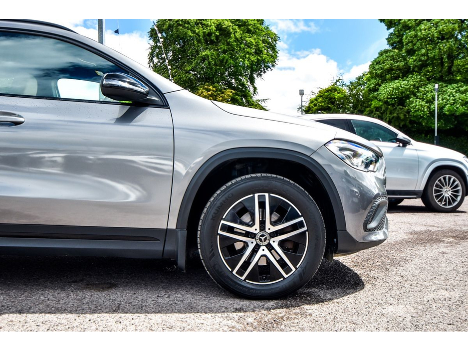 Mercedes-Benz GLA Class 180d Progressive Night Pack Auto — thumbnail 8