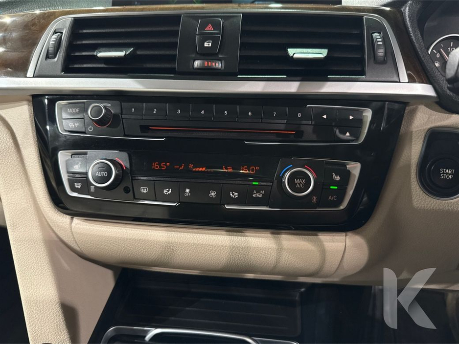 BMW 3 Series 330E HYBRID 2.0 AUTOMATIC - CRUISE CONTROL - FULL WHITE LEATHER UPHOLSTERY - HEATED ELECTRIC SEATS - REVERSE CAMERA/PARKING SENSORS — thumbnail 23