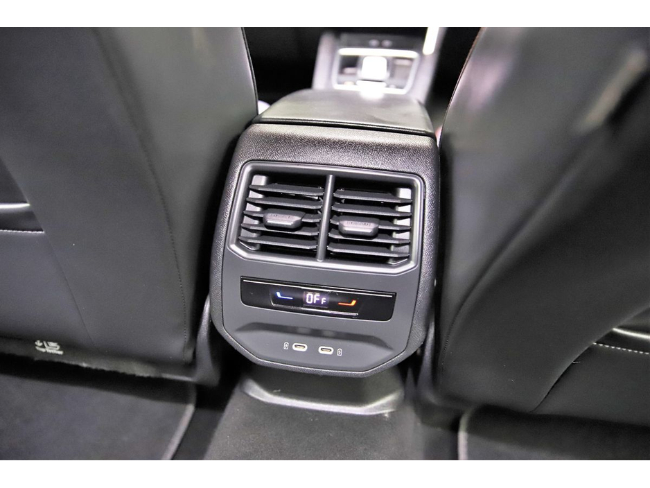 SEAT Leon 1.4 FR E-HYBRID DSG 204BHP HALF LEATHER*SPORT SEATS* — thumbnail 23