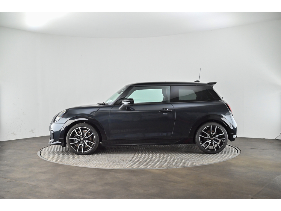 2025 MINI Cooper 2L Petrol For Sale Images