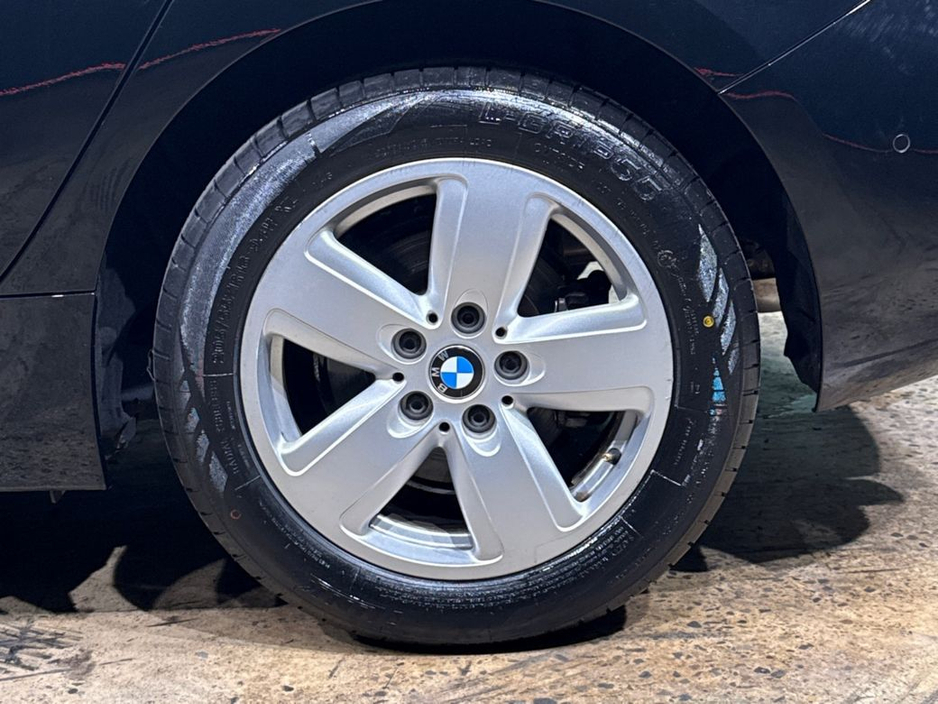 BMW 1 Series 118I 1.5 AUTOMATIC - NEW MODEL - FACTORY ALLOYS - DIGITAL DASH - REAR CAMERA — thumbnail 10