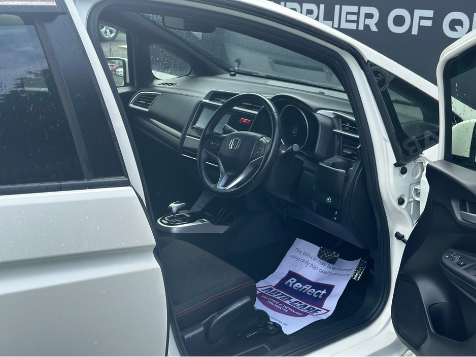 Honda Fit Hybrid — thumbnail 2