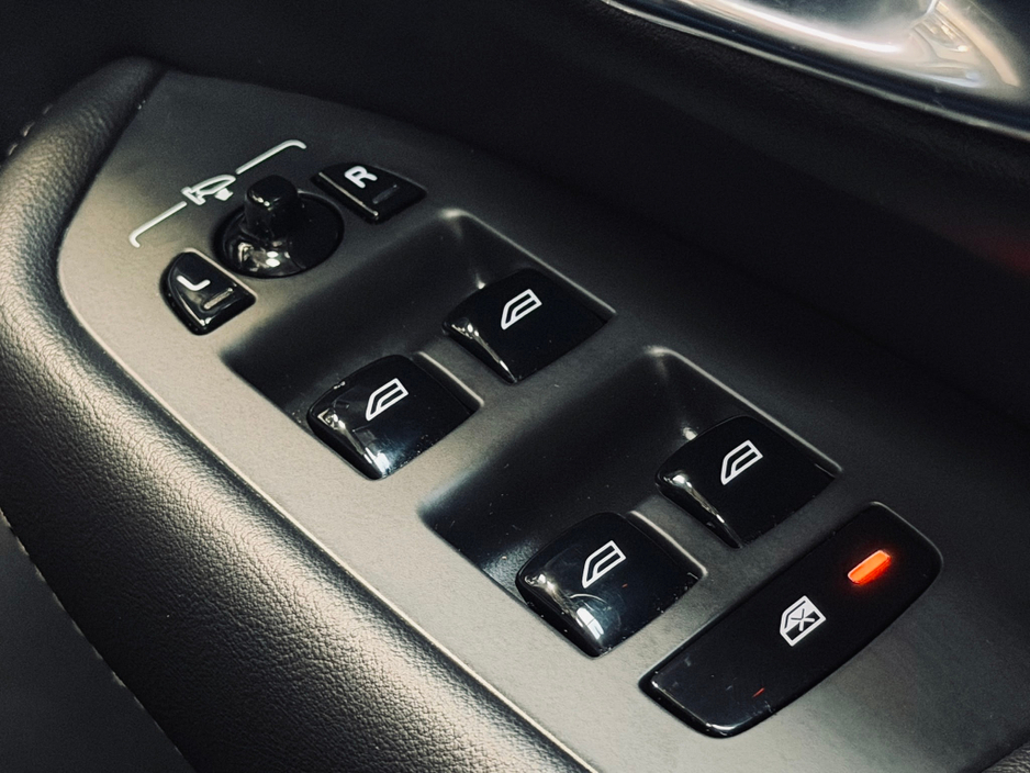 2022 Volvo XC90 2L Petrol Plug-in Hybrid For Sale Images