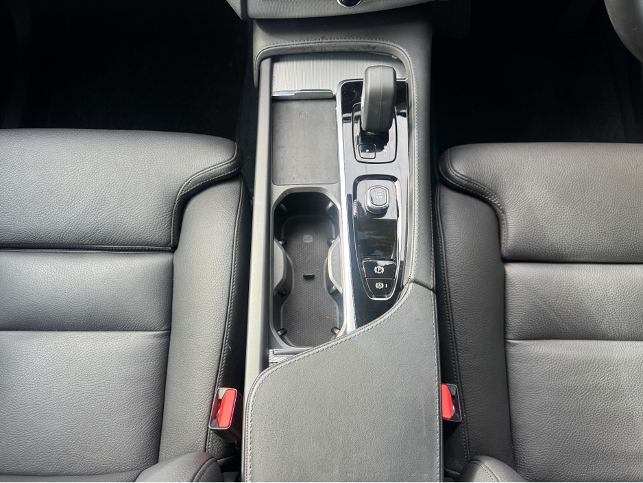 2024 Volvo XC90 2.0L Petrol Plug-in Hybrid For Sale Images