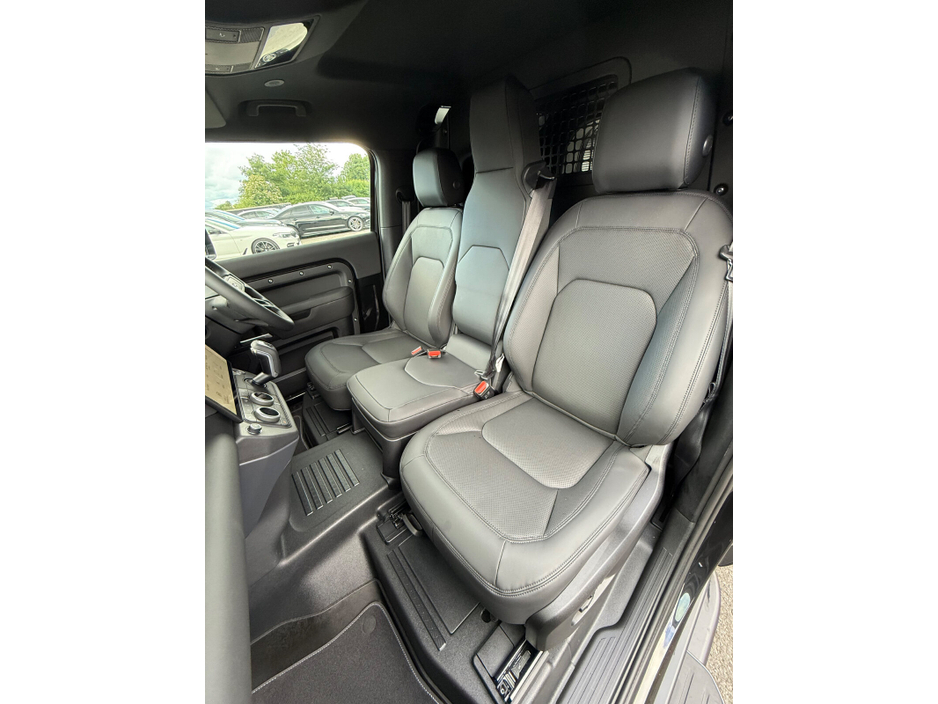 2026 Land Rover Defender 3L Diesel For Sale Images