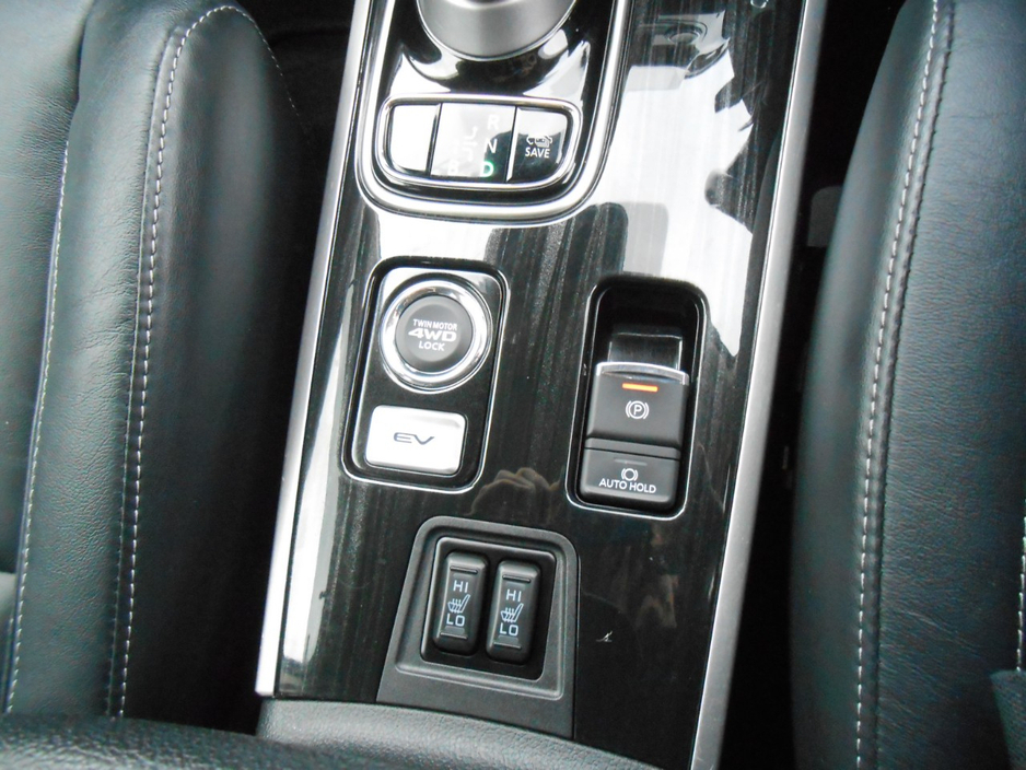 2017 Mitsubishi Outlander 2L Petrol Plug-in Hybrid For Sale Images