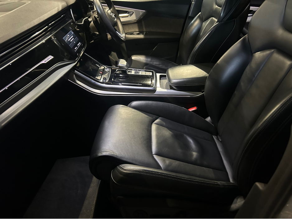 2020 Audi Q7 3L Petrol Plug-in Hybrid For Sale Images