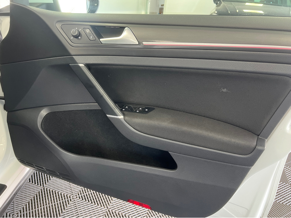2017 Volkswagen Golf 2.0L Petrol For Sale Images