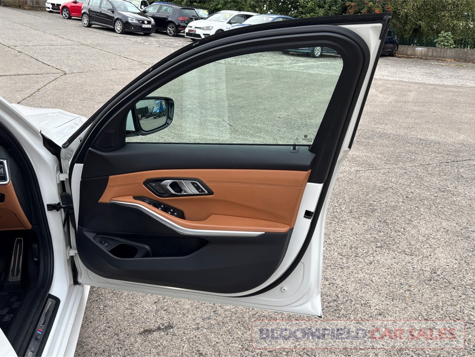 BMW 3 Series 320D MSPORT , AUTO // TAN INTERIOR — thumbnail 28