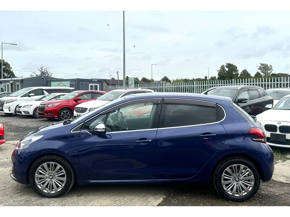 Peugeot 208 5D ALLURE 1.2L Petrol - Automatic (8484) — thumbnail 8