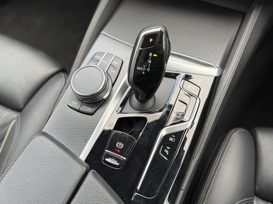 2021 BMW 5 Series 2L Petrol Plug-in Hybrid For Sale Images