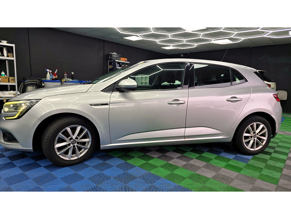 Renault Megane DYNAMIQUE NAV DCI 110 4DR — thumbnail 2