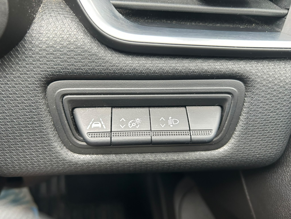 2023 Renault Clio 1L Petrol For Sale Images