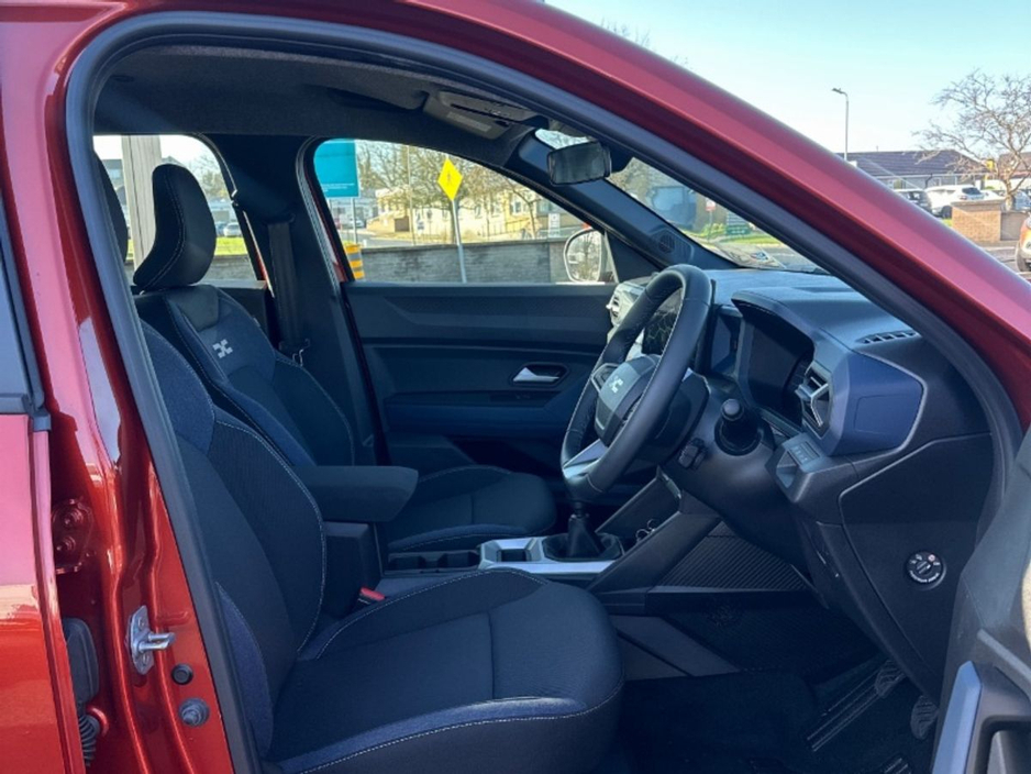 2026 Dacia Bigster 1.2L Petrol Hybrid For Sale Images