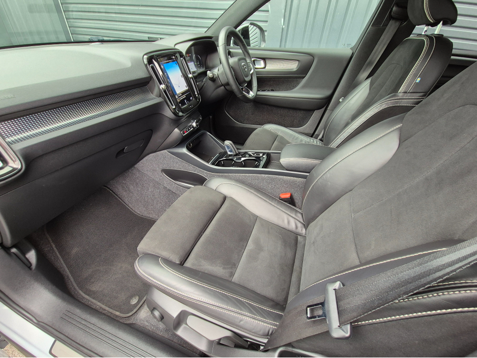 2021 Volvo XC40 1.5L Hybrid For Sale Images