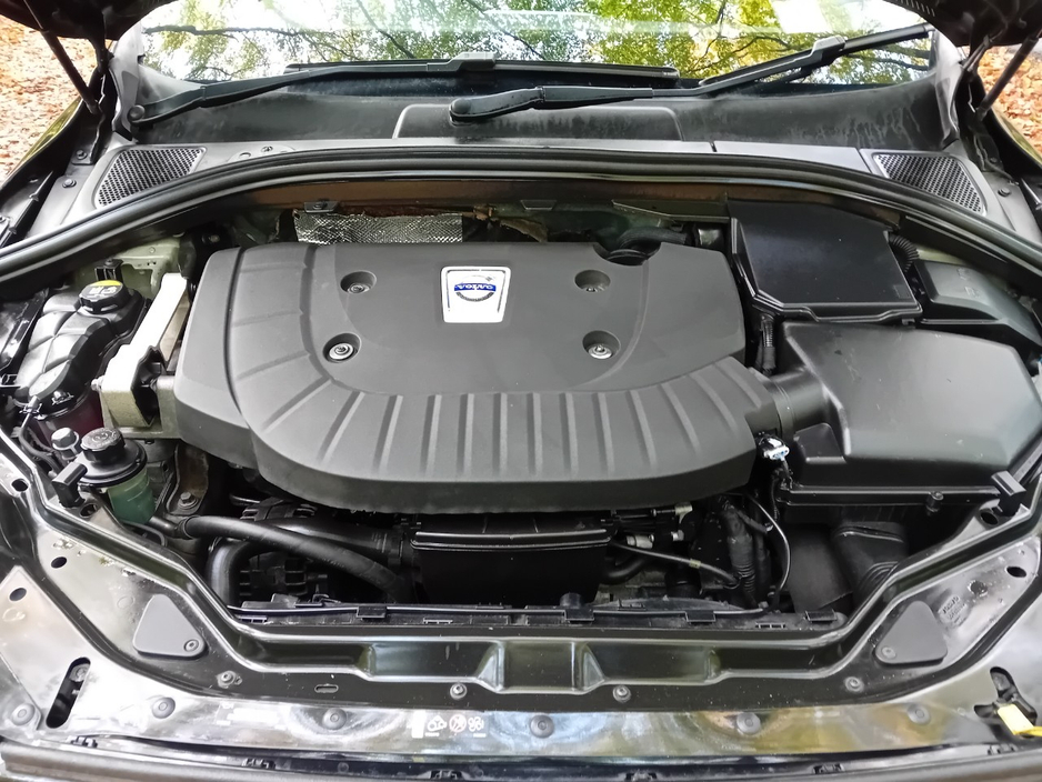 2017 Volvo XC60 2.4L Diesel For Sale Images
