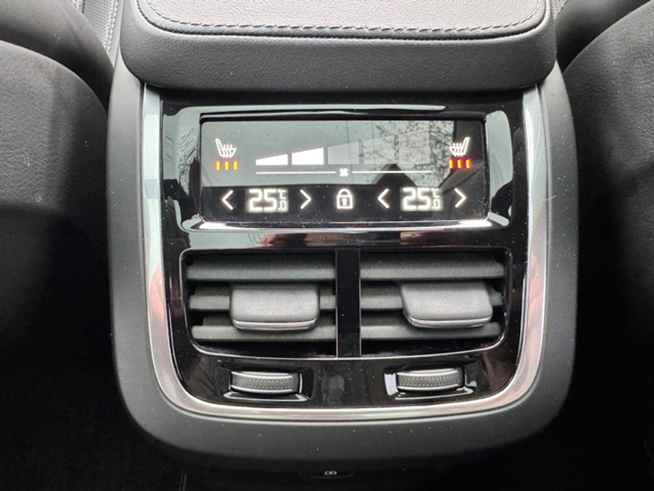 2024 Volvo XC90 2.0L Hybrid For Sale Images