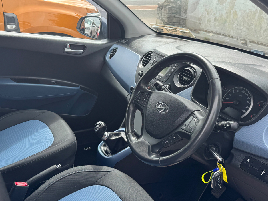 Hyundai i10 City car — thumbnail 6