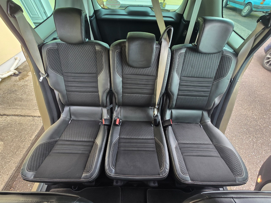 Renault Grand Megane SCENIC 3 BOSE 1.5 DCI 110 4DR — thumbnail 16