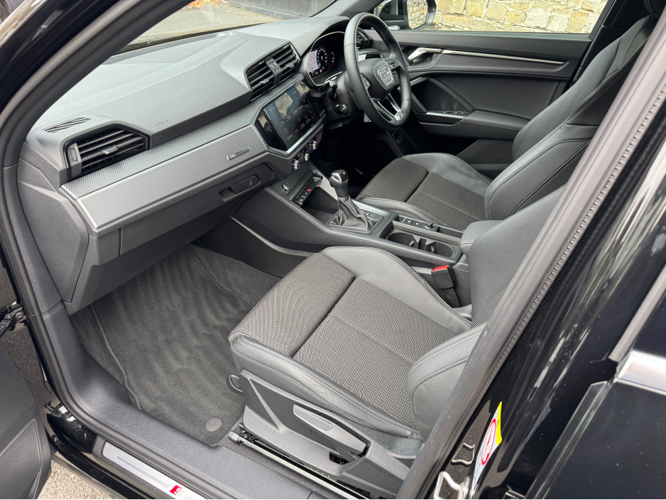 2023 Audi Q3 1.4L Petrol Plug-in Hybrid For Sale Images