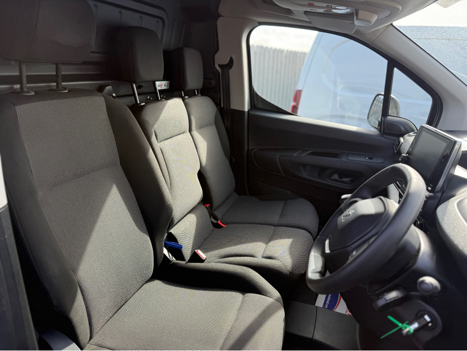 2023 Peugeot Partner 1.5L Diesel For Sale Images