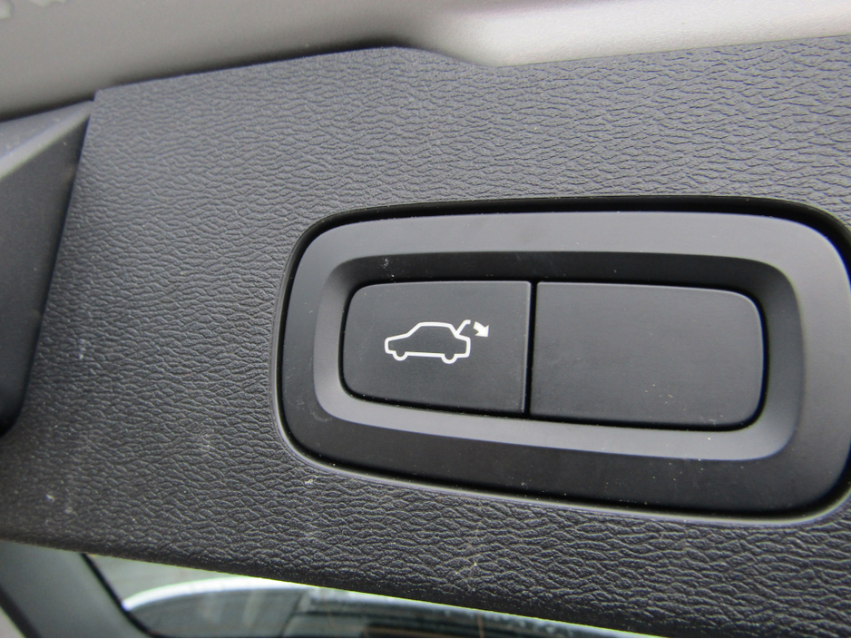 2020 Volvo V60 2L Diesel For Sale Images