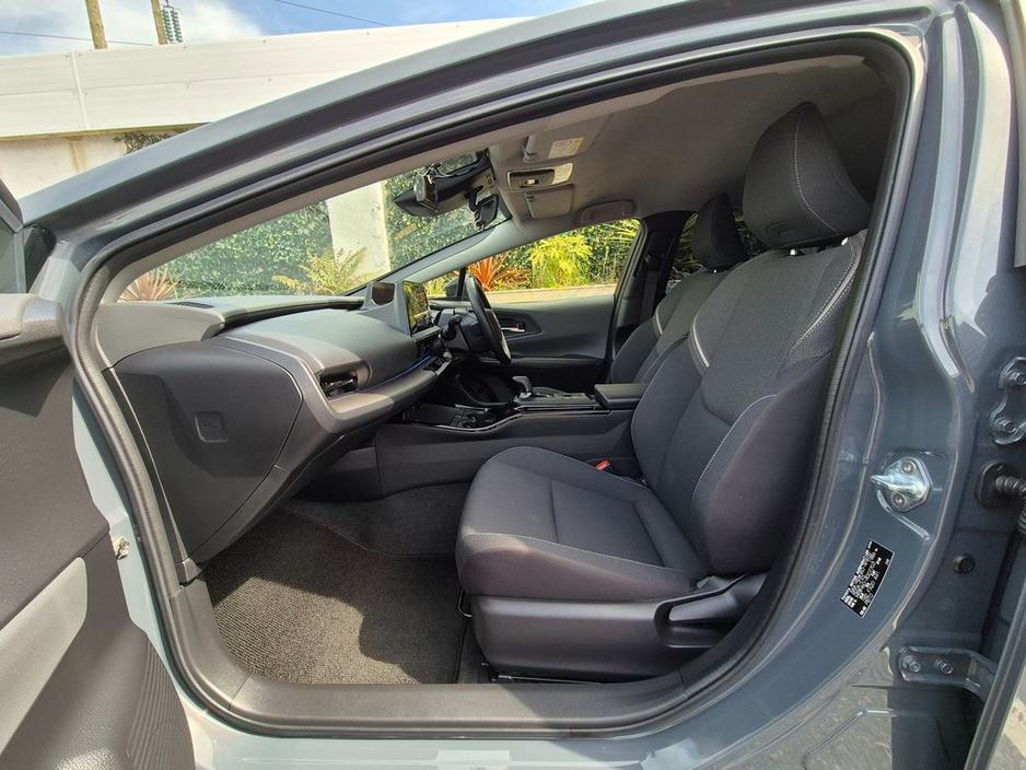 Toyota Prius 2.0 HEV / G-PACK HIGH SPEC / LOW MILEAGE / TAX €150 — thumbnail 26