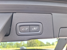 2023 Volvo XC60 2L Petrol Plug-in Hybrid For Sale Images