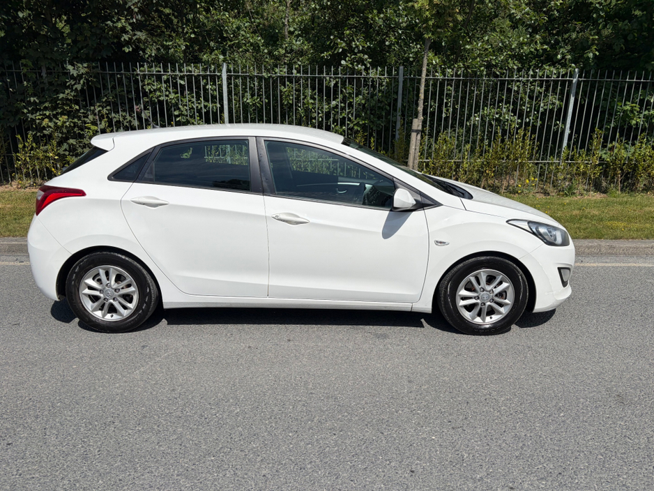 2012 Hyundai i30 1.6L Diesel For Sale Images