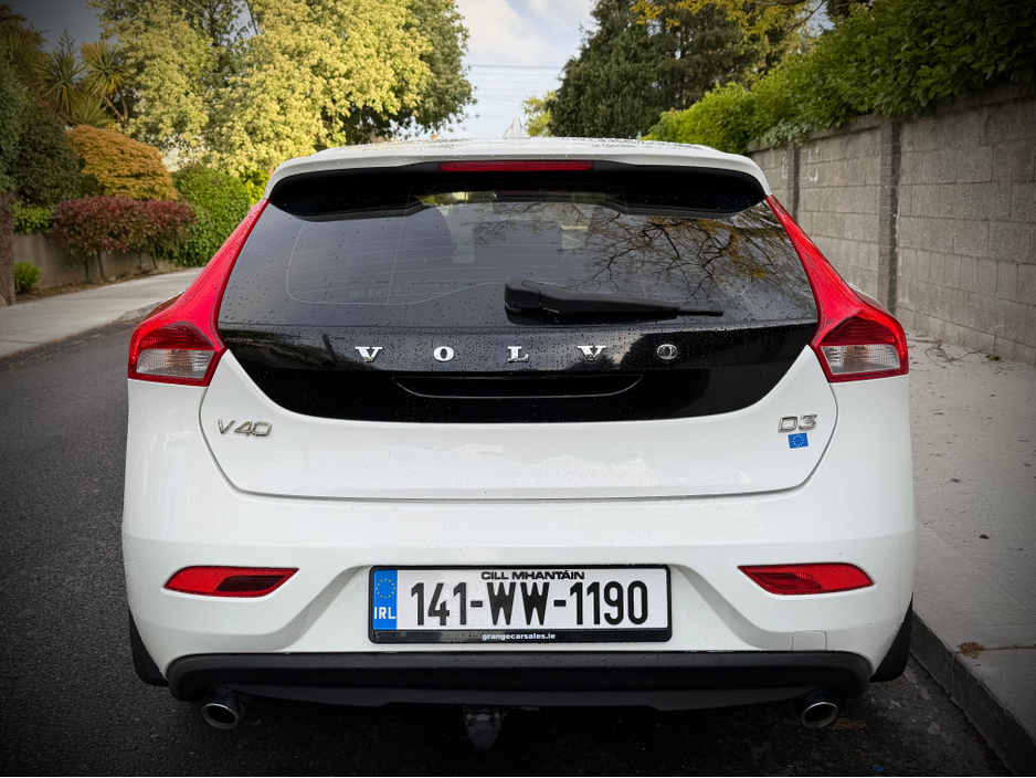 2014 Volvo V40 2L Diesel For Sale Images