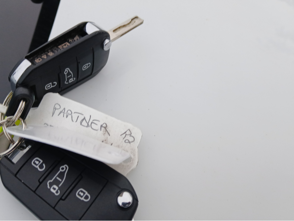 2023 Peugeot Partner 1.5L Diesel For Sale Images