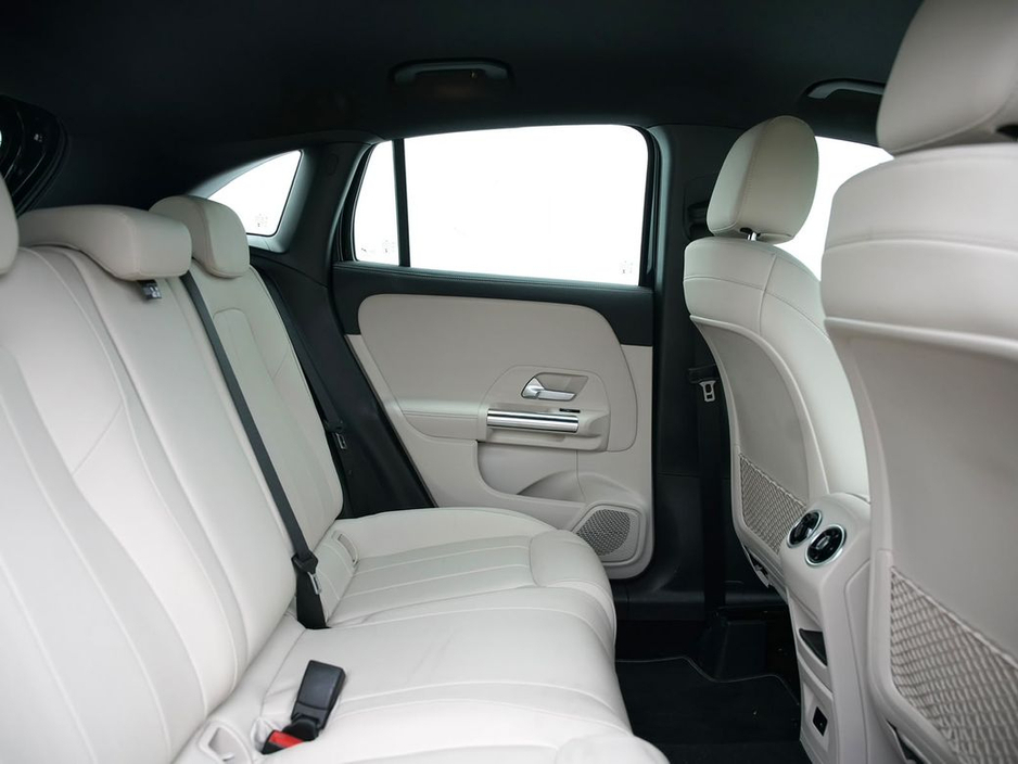 Mercedes-Benz GLA Class D 5DR Auto — thumbnail 24