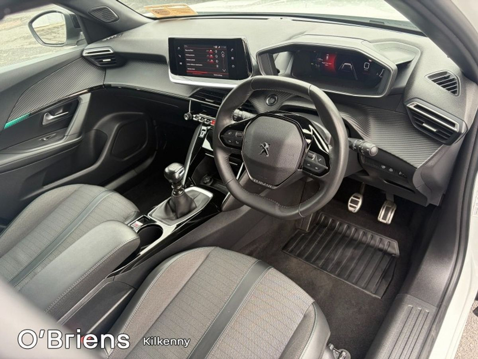 Peugeot 2008 ALLURE 1.2 PURETECH 100BHP 1 OWNER PRISTINE CONDITION — thumbnail 5
