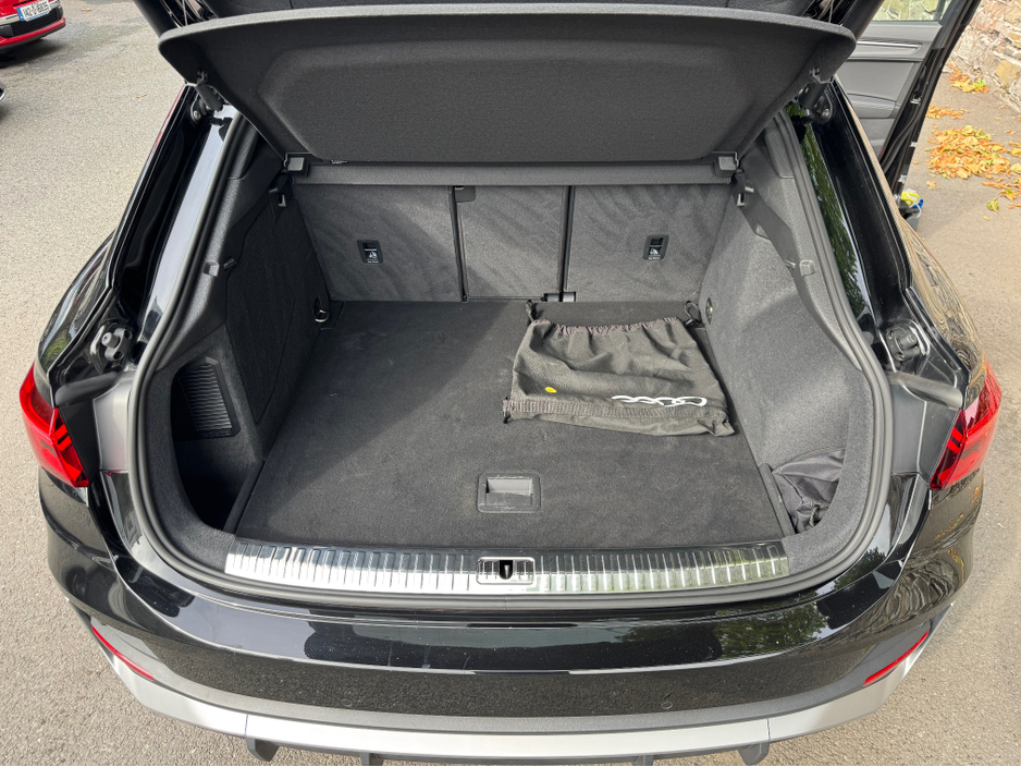 2023 Audi Q3 1.4L Petrol Plug-in Hybrid For Sale Images