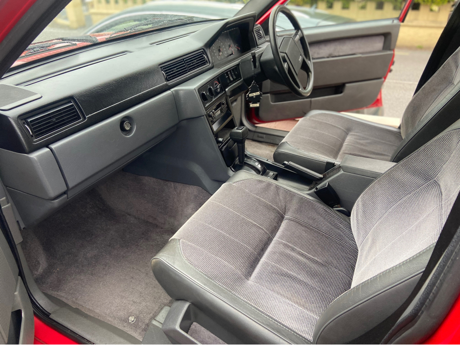 1992 Volvo V90 2L Petrol For Sale Images