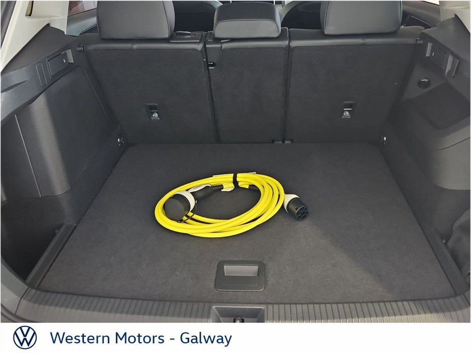 Volkswagen Tiguan Edition 75 PHEV 204HP DSG, Panoramic Roof, Heated Seats, Keyless Entry,Sat Nav,App Connect,Elec Bootlid + much more — thumbnail 9