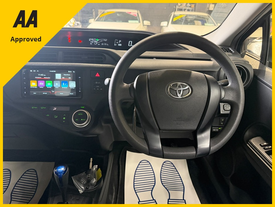 Toyota Aqua Hybrid — thumbnail 26