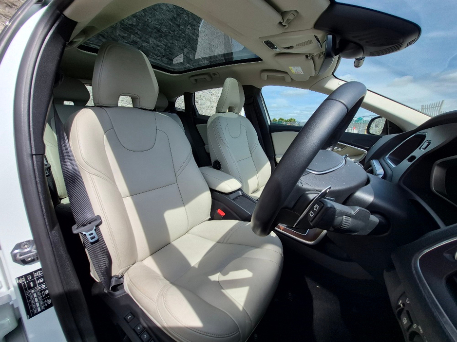 2019 Volvo V40 1.5L Petrol For Sale Images